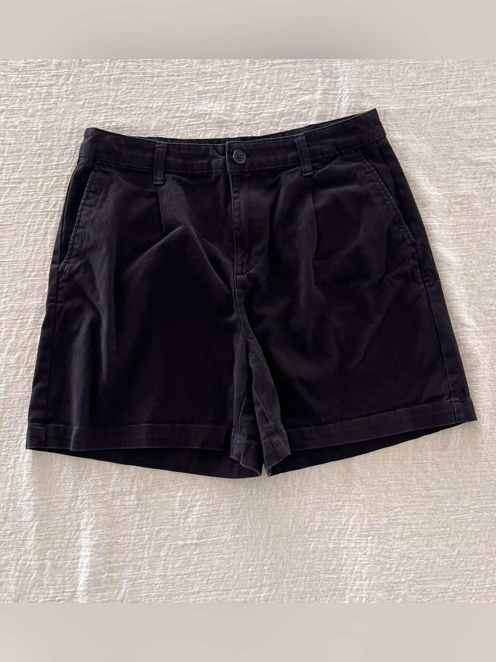 Banana Republic 5” Black Pleated-Front Women’s Shorts Size 8